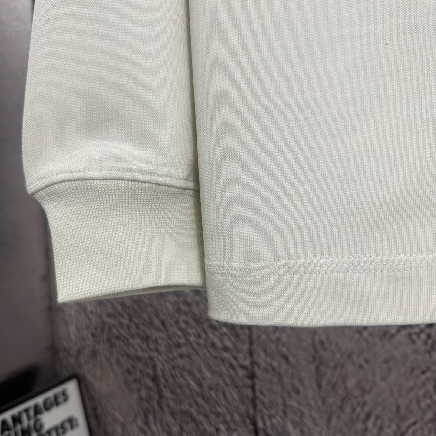 110《𝙉𝙚𝙬⚜️ 》 2026* New Arrival T Same Style 350 ， ， ， Same Style Size：S M L XL XXL ：White Dark Gray Black 👉 👉 👉 👉